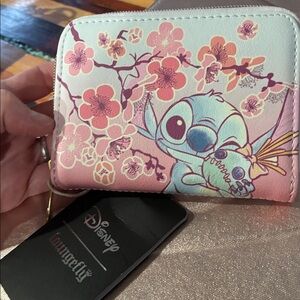 LAST❗️Disney Stitch Loungefly Wallet NWT